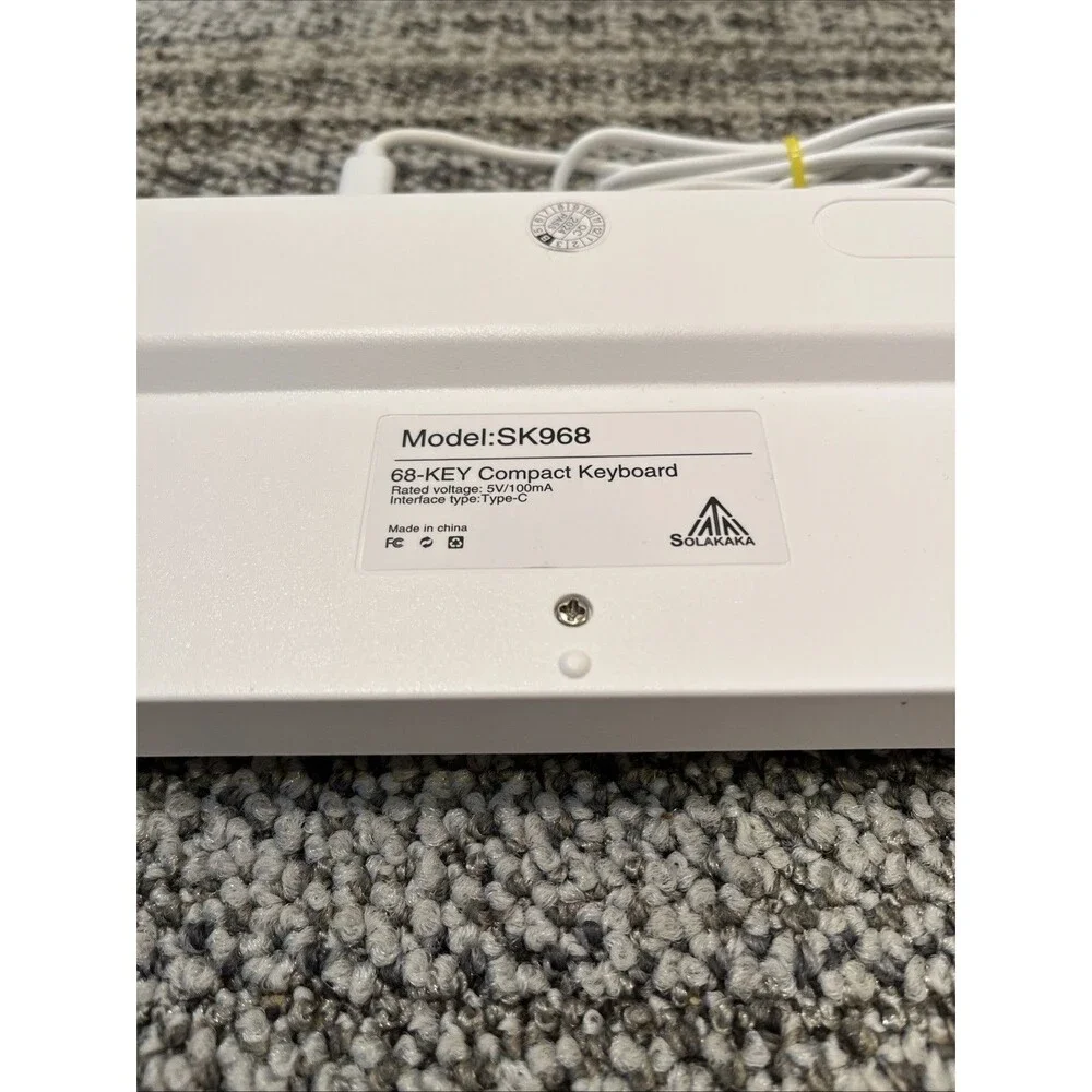 Solakaka 68 Key Compact Keyboard Model: SK968 Gaming White Great Condition
